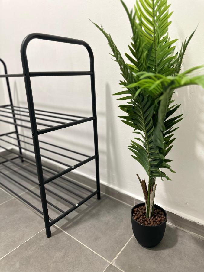 The Orchid, Apartment By Lmg Sofia Bagian luar foto
